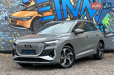 Позашляховик / Кросовер Audi Q4 e-tron 2025 в 