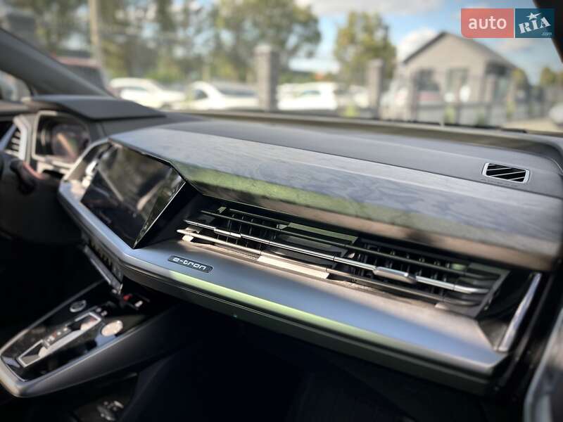 Внедорожник / Кроссовер Audi Q4 e-tron 2024 в Днепре