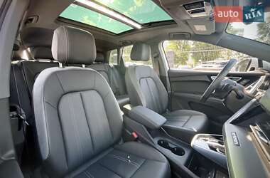Внедорожник / Кроссовер Audi Q4 e-tron 2024 в 