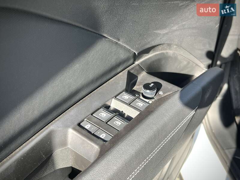 Внедорожник / Кроссовер Audi Q4 e-tron 2024 в Днепре