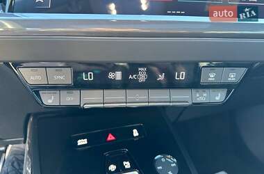 Внедорожник / Кроссовер Audi Q4 e-tron 2023 в 