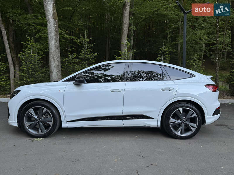 Внедорожник / Кроссовер Audi Q4 e-tron 2022 в 