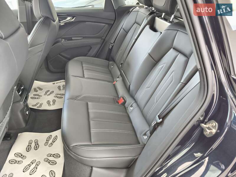 Внедорожник / Кроссовер Audi Q4 e-tron 2025 в Харькове