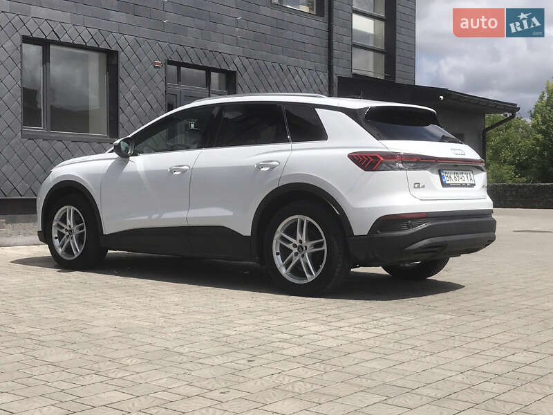 Внедорожник / Кроссовер Audi Q4 e-tron 2023 в Ровно