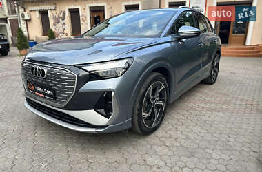 Позашляховик / Кросовер Audi Q4 e-tron 2023 в 