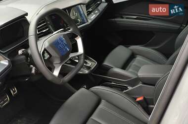 Позашляховик / Кросовер Audi Q4 e-tron 2025 в 