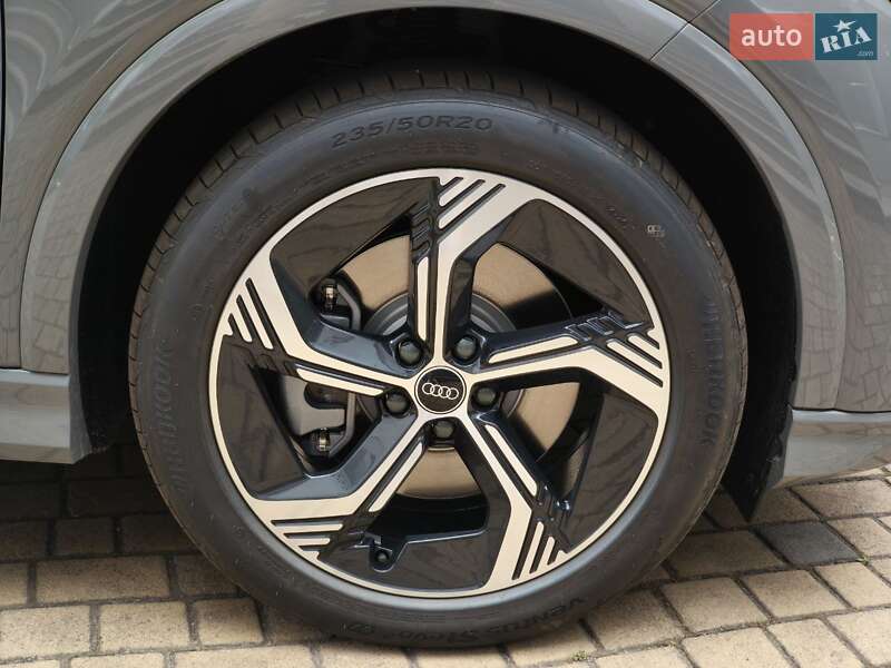 Внедорожник / Кроссовер Audi Q4 e-tron 2025 в Одессе