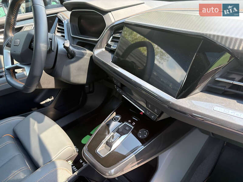 Позашляховик / Кросовер Audi Q4 e-tron 2023 в Києві