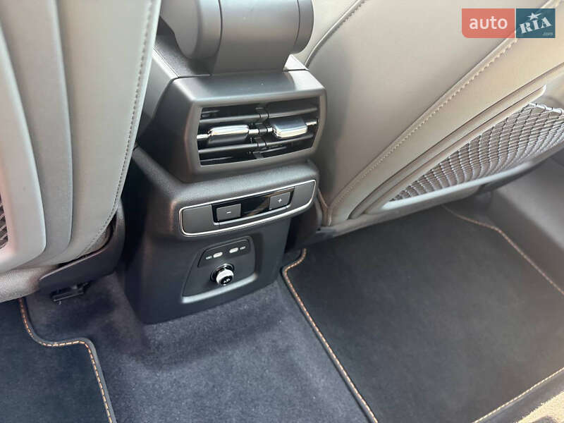 Позашляховик / Кросовер Audi Q4 e-tron 2023 в Києві