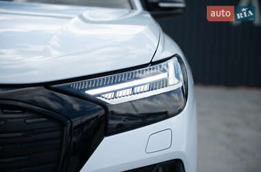 Позашляховик / Кросовер Audi Q4 e-tron 2022 в 