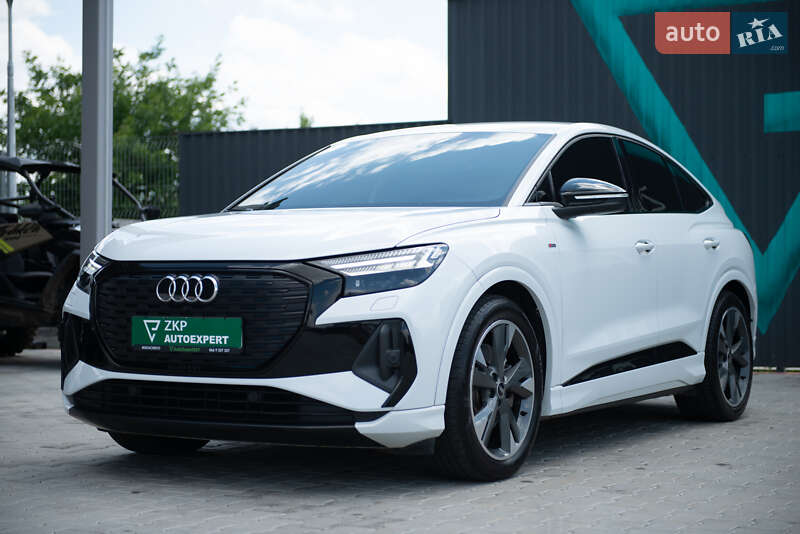 Позашляховик / Кросовер Audi Q4 e-tron 2022 в Мукачевому