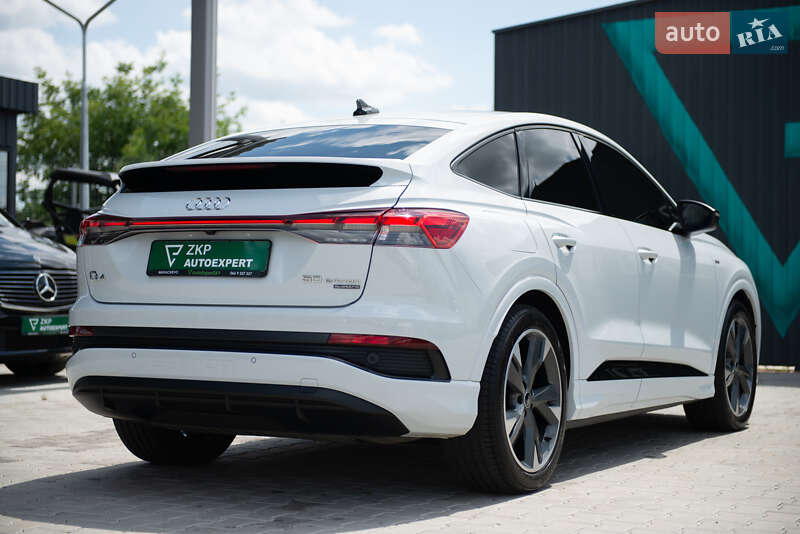 Позашляховик / Кросовер Audi Q4 e-tron 2022 в Мукачевому