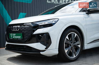 Позашляховик / Кросовер Audi Q4 e-tron 2022 в 