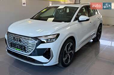 Позашляховик / Кросовер Audi Q4 e-tron 2025 в 