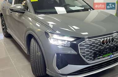 Позашляховик / Кросовер Audi Q4 e-tron 2025 в 