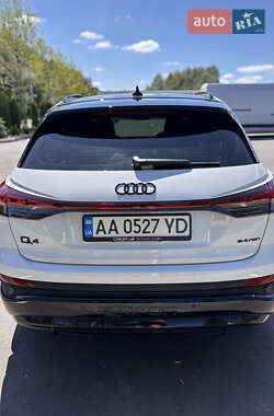 Позашляховик / Кросовер Audi Q4 e-tron 2023 в 