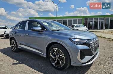 Позашляховик / Кросовер Audi Q4 e-tron 2025 в 