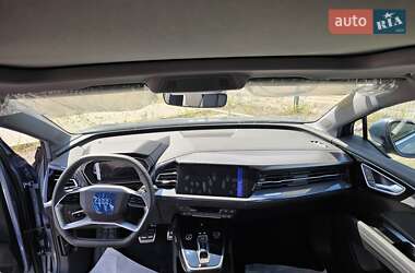 Позашляховик / Кросовер Audi Q4 e-tron 2025 в 