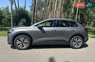 Позашляховик / Кросовер Audi Q4 e-tron 2021 в 