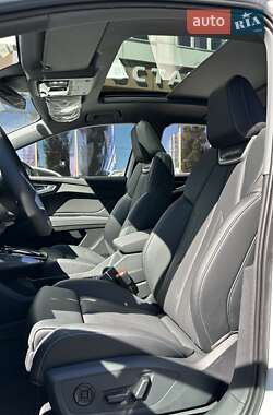 Позашляховик / Кросовер Audi Q4 e-tron 2025 в 