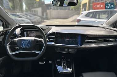 Позашляховик / Кросовер Audi Q4 e-tron 2025 в 