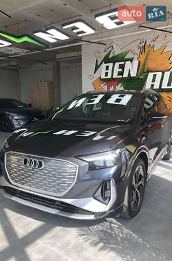 Внедорожник / Кроссовер Audi Q4 e-tron 2023 в 