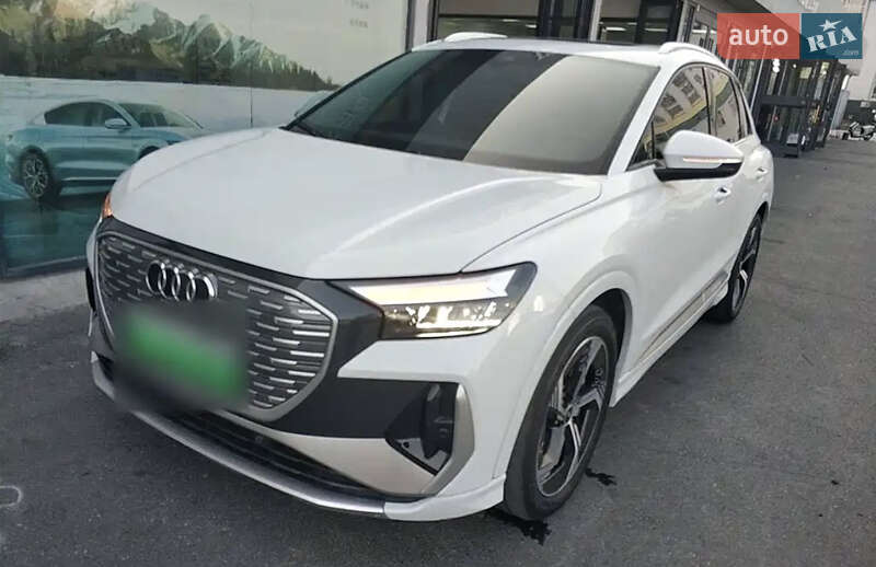 Внедорожник / Кроссовер Audi Q4 e-tron 2023 в 