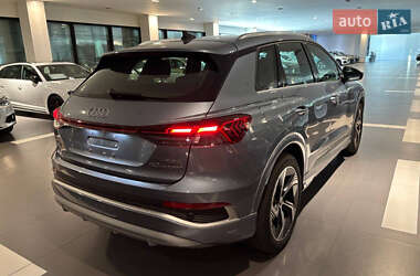 Позашляховик / Кросовер Audi Q4 e-tron 2023 в 