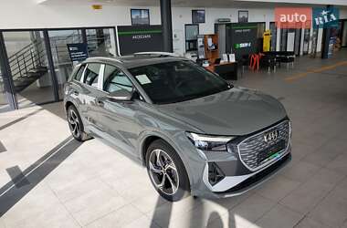 Позашляховик / Кросовер Audi Q4 e-tron 2025 в 