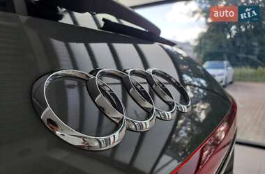 Позашляховик / Кросовер Audi Q4 e-tron 2025 в 