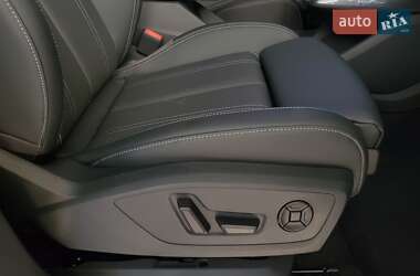 Позашляховик / Кросовер Audi Q4 e-tron 2025 в 