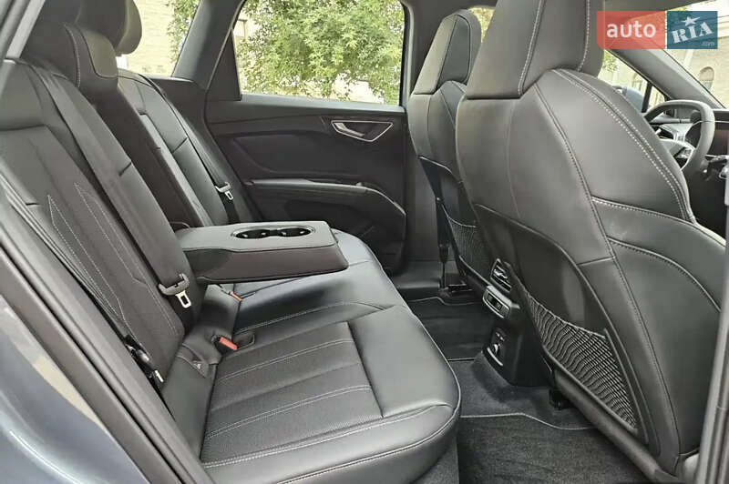 Внедорожник / Кроссовер Audi Q4 e-tron 2023 в Львове
