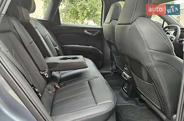 Внедорожник / Кроссовер Audi Q4 e-tron 2023 в 