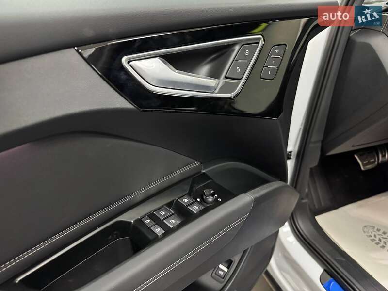 Внедорожник / Кроссовер Audi Q4 e-tron 2025 в Звенигородке