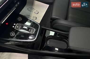 Позашляховик / Кросовер Audi Q4 e-tron 2025 в 