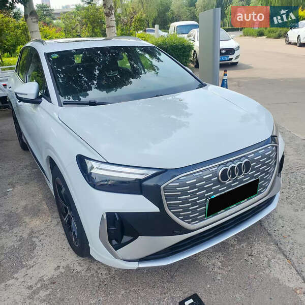 Внедорожник / Кроссовер Audi Q4 e-tron 2023 в Киеве