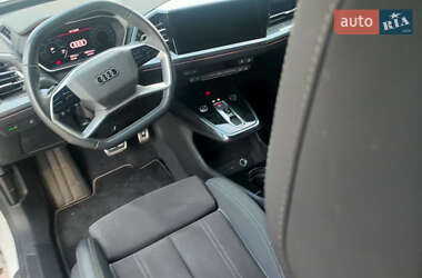 Внедорожник / Кроссовер Audi Q4 e-tron 2023 в 