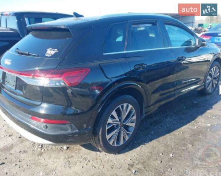 Позашляховик / Кросовер Audi Q4 e-tron 2022 в Києві