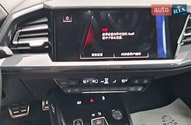 Внедорожник / Кроссовер Audi Q4 e-tron 2025 в 