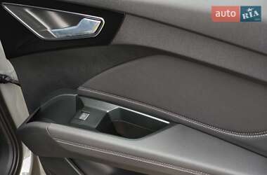 Внедорожник / Кроссовер Audi Q4 e-tron 2025 в 
