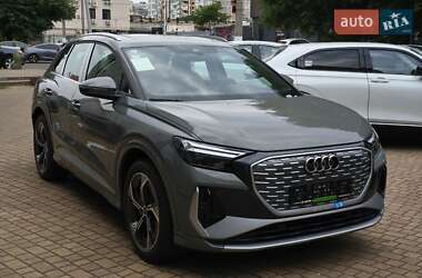 Внедорожник / Кроссовер Audi Q4 e-tron 2025 в 