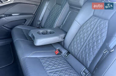 Внедорожник / Кроссовер Audi Q4 e-tron 2023 в 