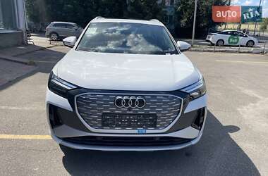 Внедорожник / Кроссовер Audi Q4 e-tron 2025 в 