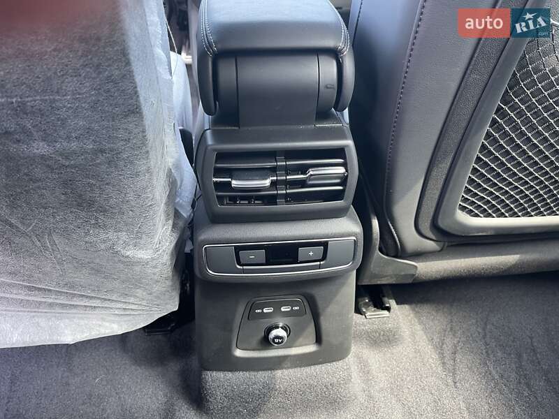 Позашляховик / Кросовер Audi Q4 e-tron 2025 в Києві