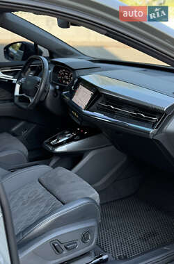 Внедорожник / Кроссовер Audi Q4 e-tron 2023 в 