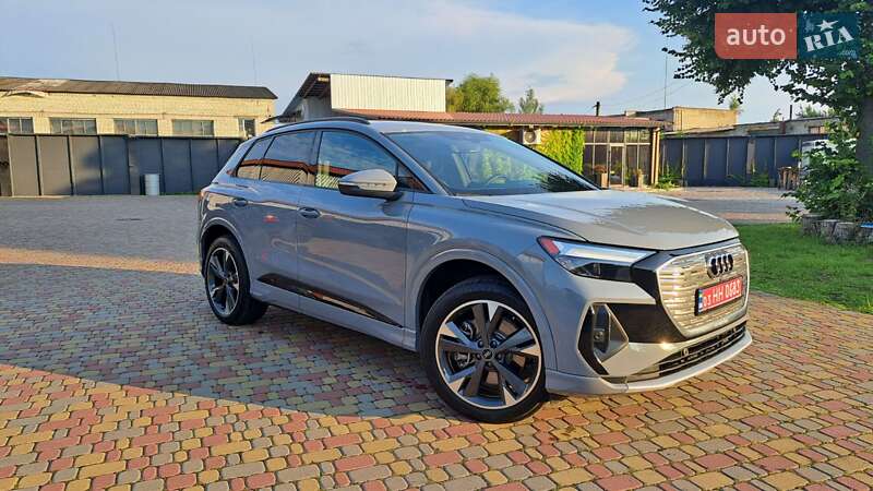 Внедорожник / Кроссовер Audi Q4 e-tron 2023 в 