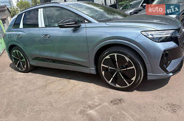 Внедорожник / Кроссовер Audi Q4 e-tron 2024 в 