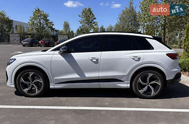Внедорожник / Кроссовер Audi Q4 e-tron 2023 в 