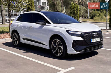 Внедорожник / Кроссовер Audi Q4 e-tron 2023 в 