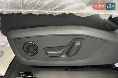 Позашляховик / Кросовер Audi Q4 e-tron 2025 в 